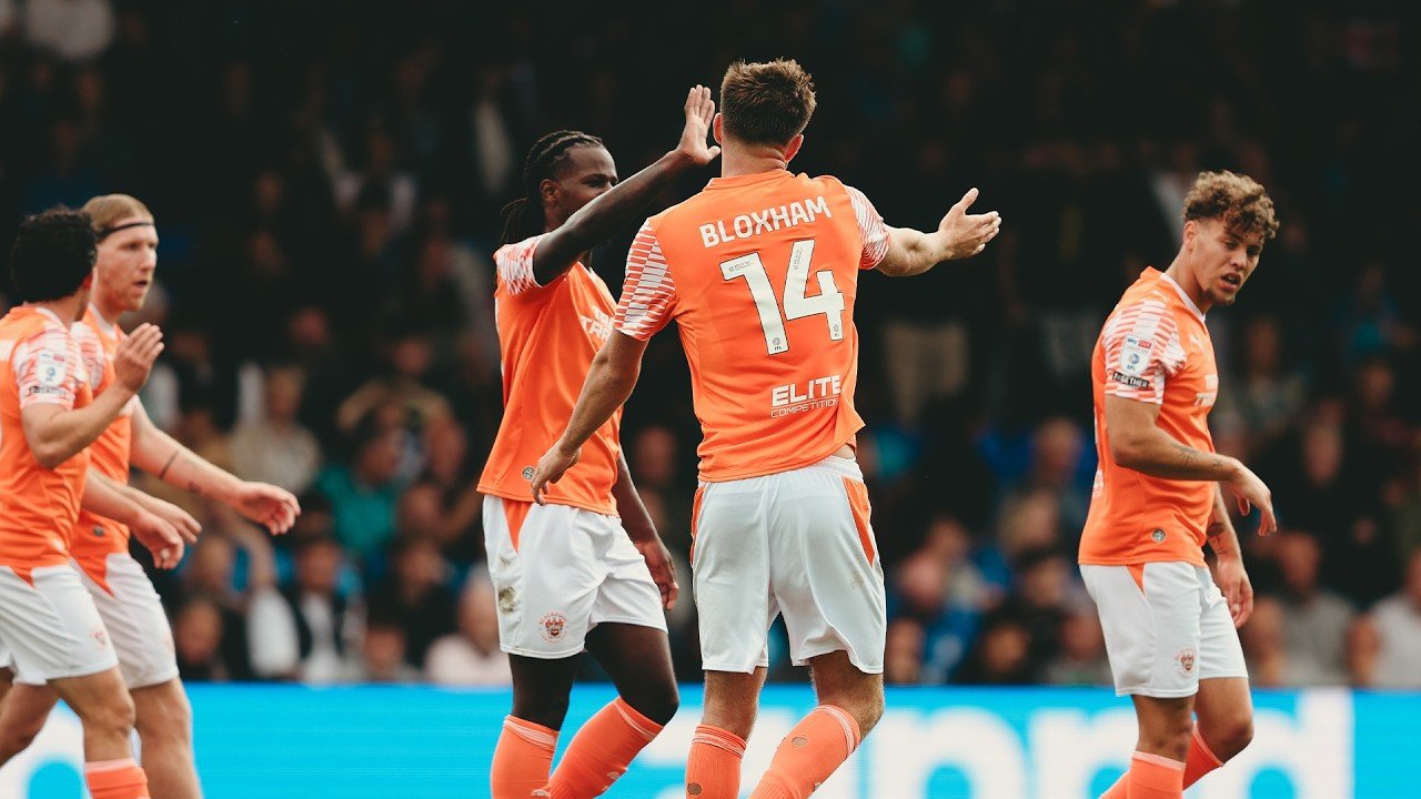 Stockport County 1 - 2 Blackpool — Full Highlights